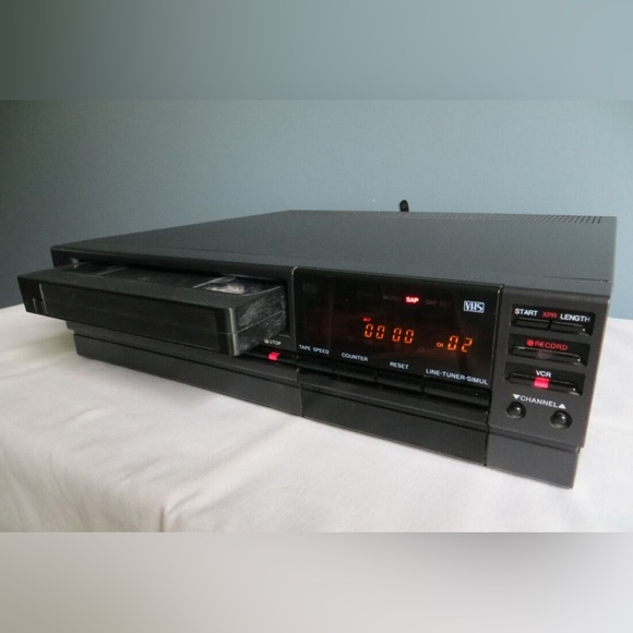 Vintage RCA VPT385 VHS HQ Video Cassette Recorder Player - No Remote. - Picture 8 of 9